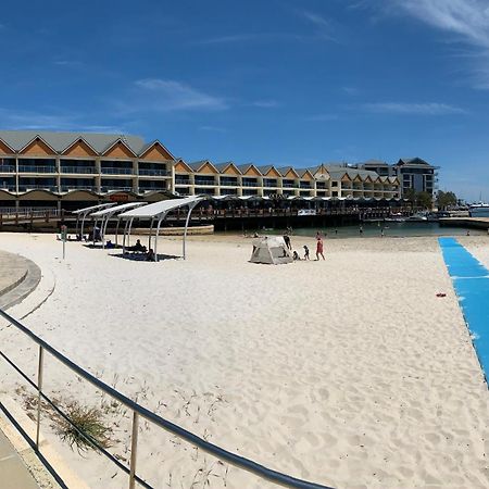 Ferienwohnung The Hutt On Mandurah Marina Exterior foto